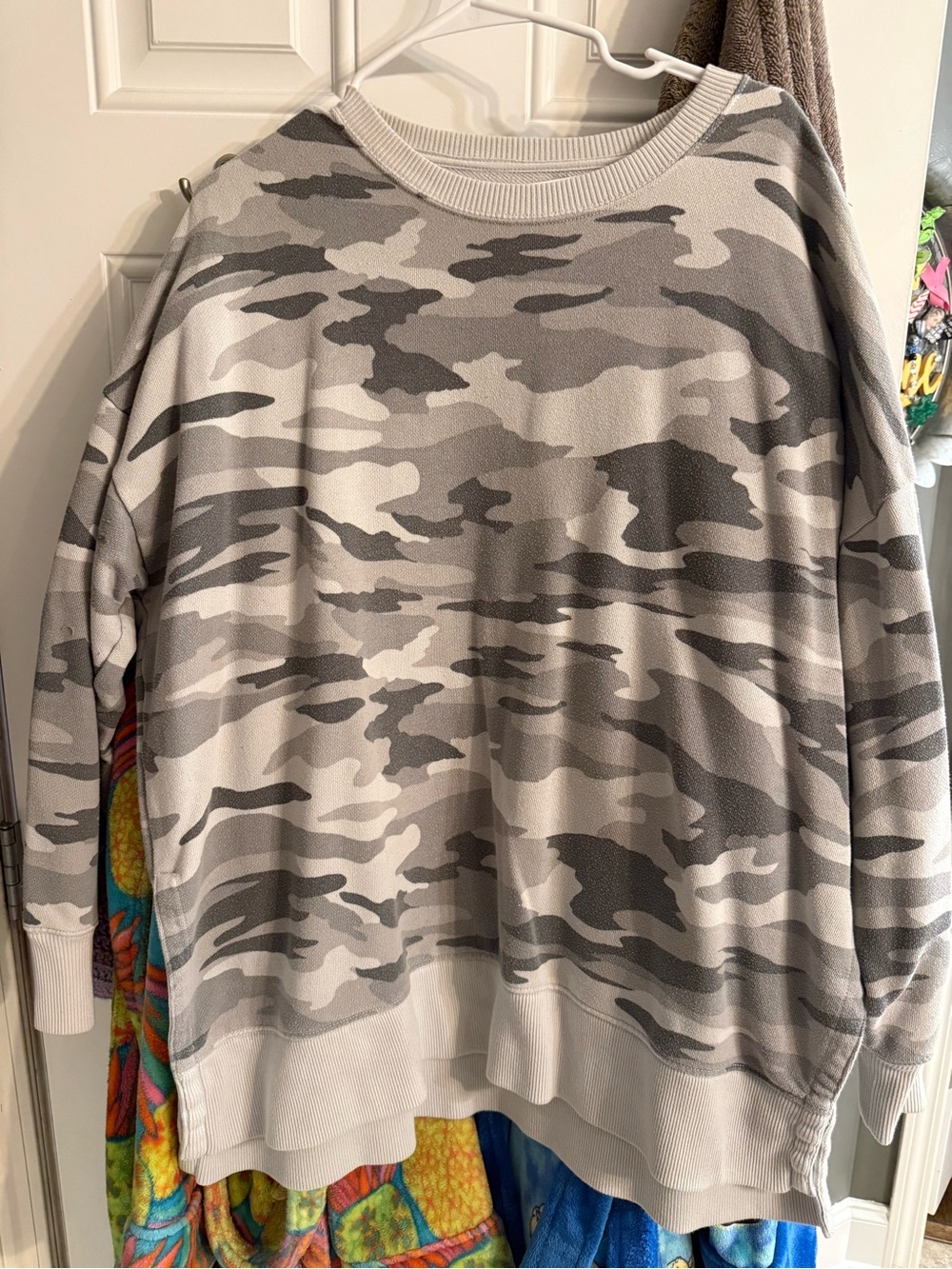 aerie Women’s Grey Camo Crewneck Sweater